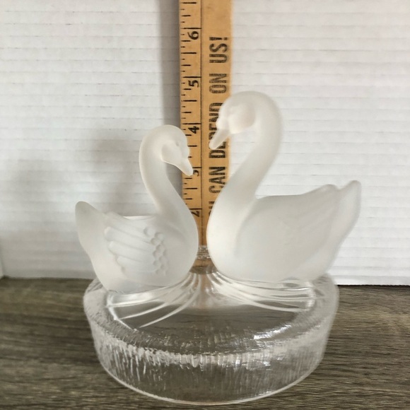 Vtg Frosted Glass Swans on Water Figurine - Picture 11 of 12